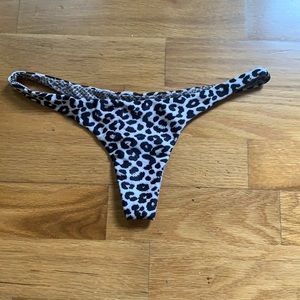 Acacia swimwear pipeline bottom in snow leopard